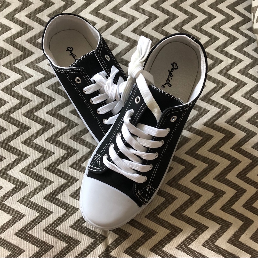 🆕NWT Qupid Narnia shoes - Size 8